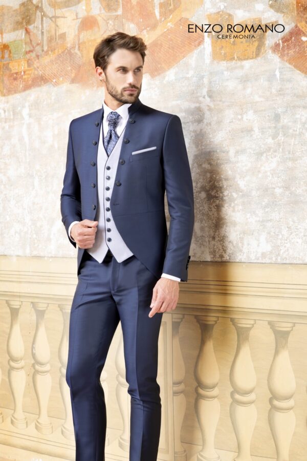 Traje azul marino con chaleco gris perla