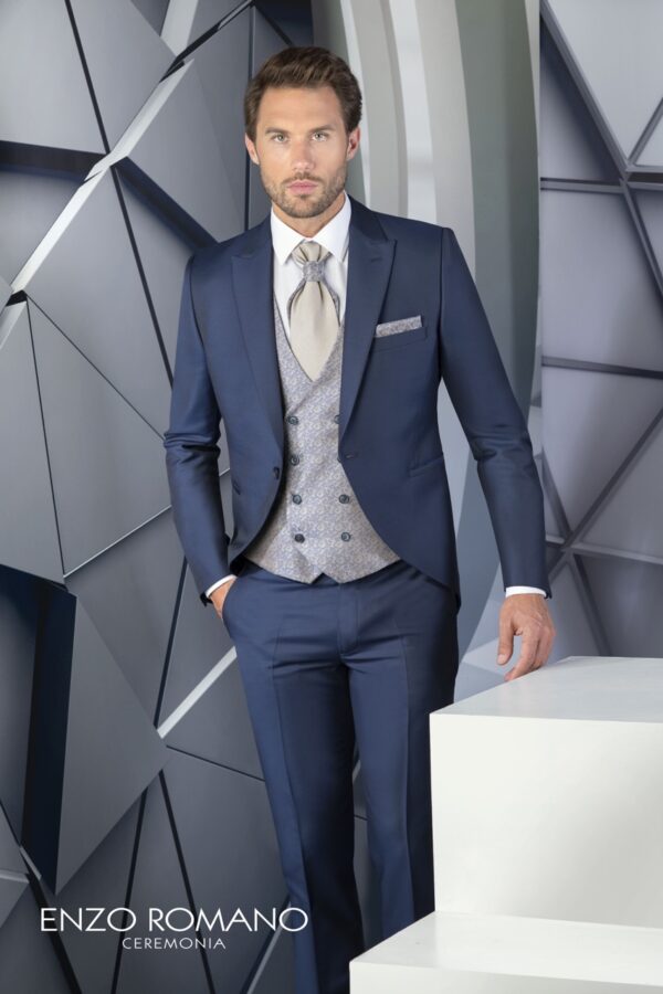 Traje azul petróleo con chaleco estampado