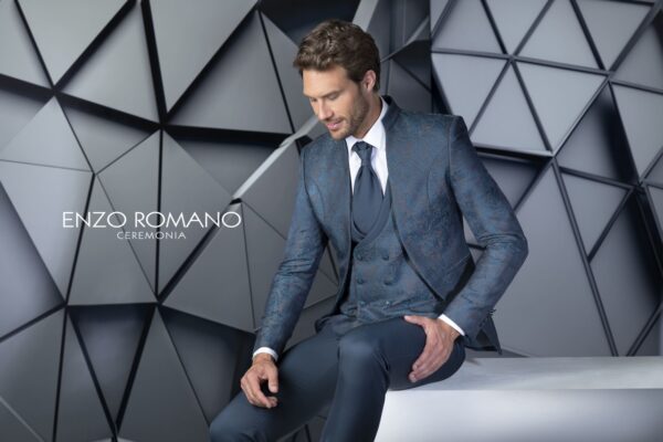 Traje azul verdoso con chaqueta estampada