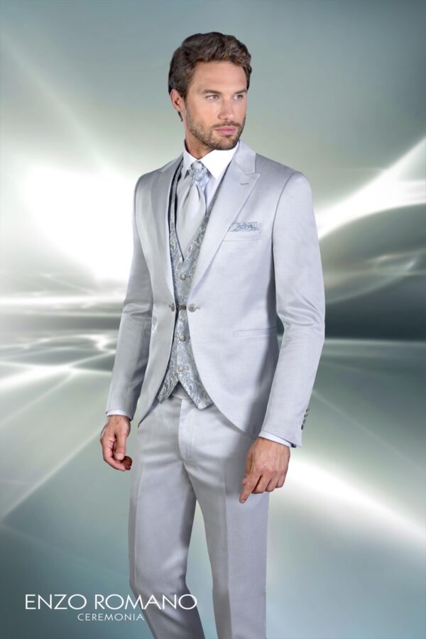 Traje de ceremonia gris plata con chaleco