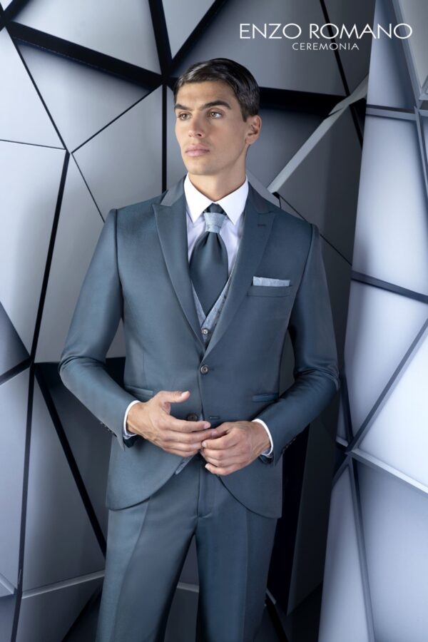 Traje negro azul marino